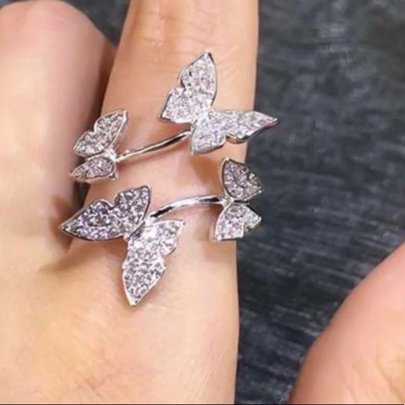 Kay Jewelers Jewelry - FINAL PRICE Butterfly Silver climbing ring